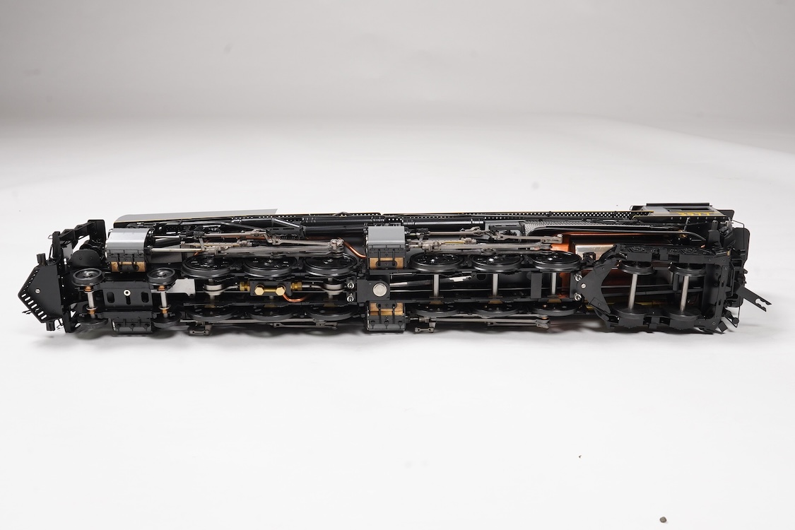 A Gauge One Aster Hobbies live steam Union Pacific Challenger 4-6-6-4 tender locomotive, 3977, the factory ‘Built Up’ version, spirit fired working four cylinder motion, with assembly instructions, operating instructions